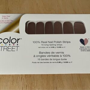 Color Street Nail Polish Strips in “Gratitude is Everything “